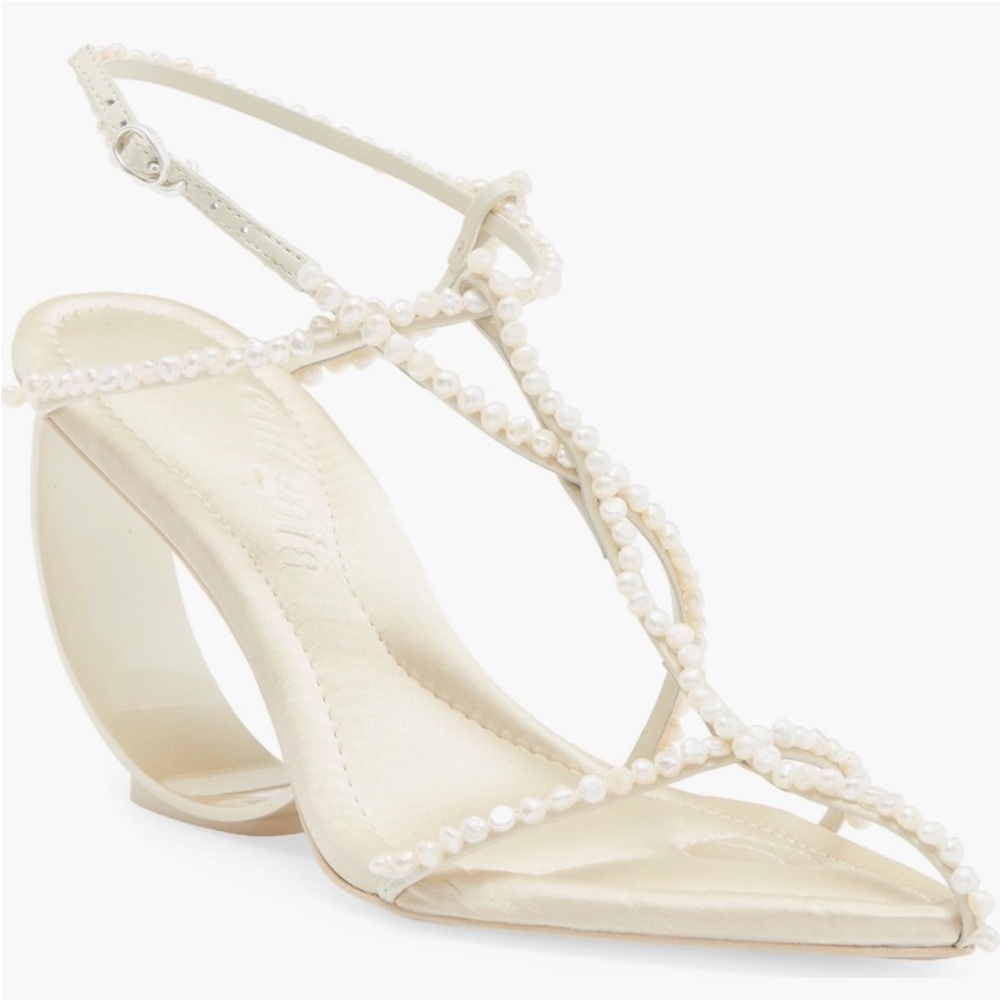 Cult Gaia Novah Sandal Pearl. NWT & Original Box. Size 11 US. Sold Out Online.